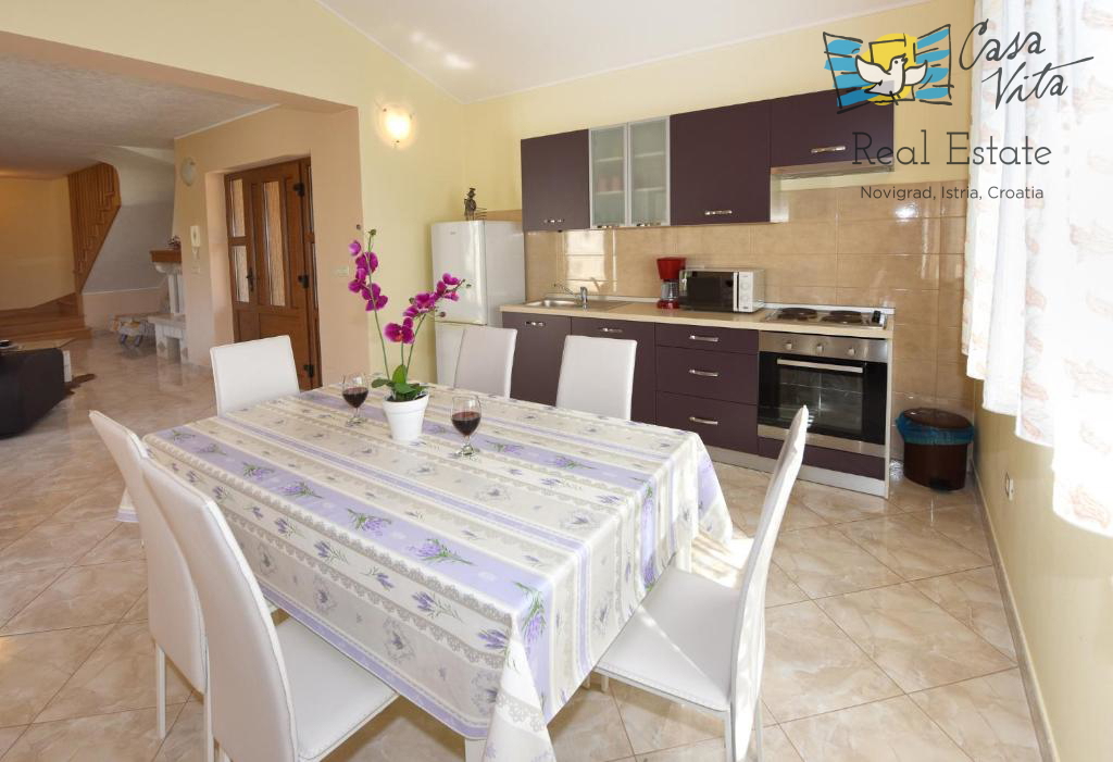 Istria, Parenzo - Casa indipendente a 12 km dal mare e dal centro di Parenzo!