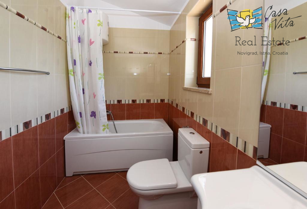 Istria, Parenzo - Casa indipendente a 12 km dal mare e dal centro di Parenzo!