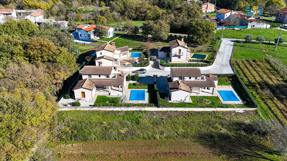 Istria, Parenzo - Casa indipendente a 12 km dal mare e dal centro di Parenzo!