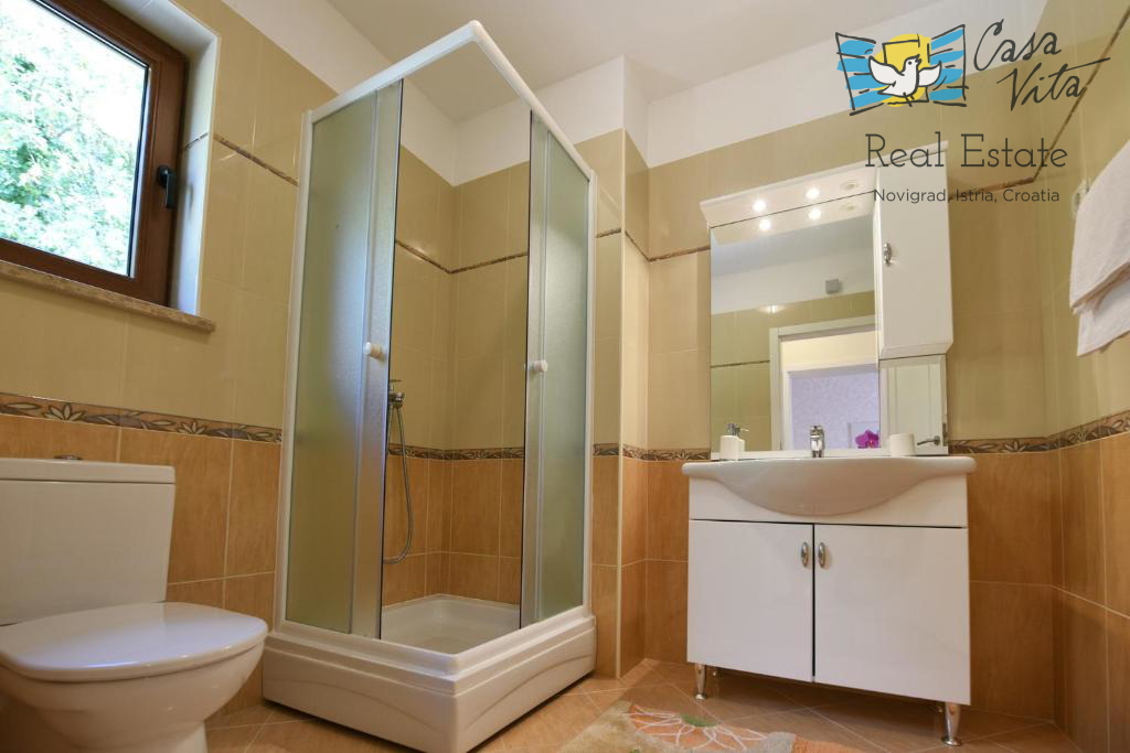 Istria, Parenzo - Casa indipendente a 12 km dal mare e dal centro di Parenzo!