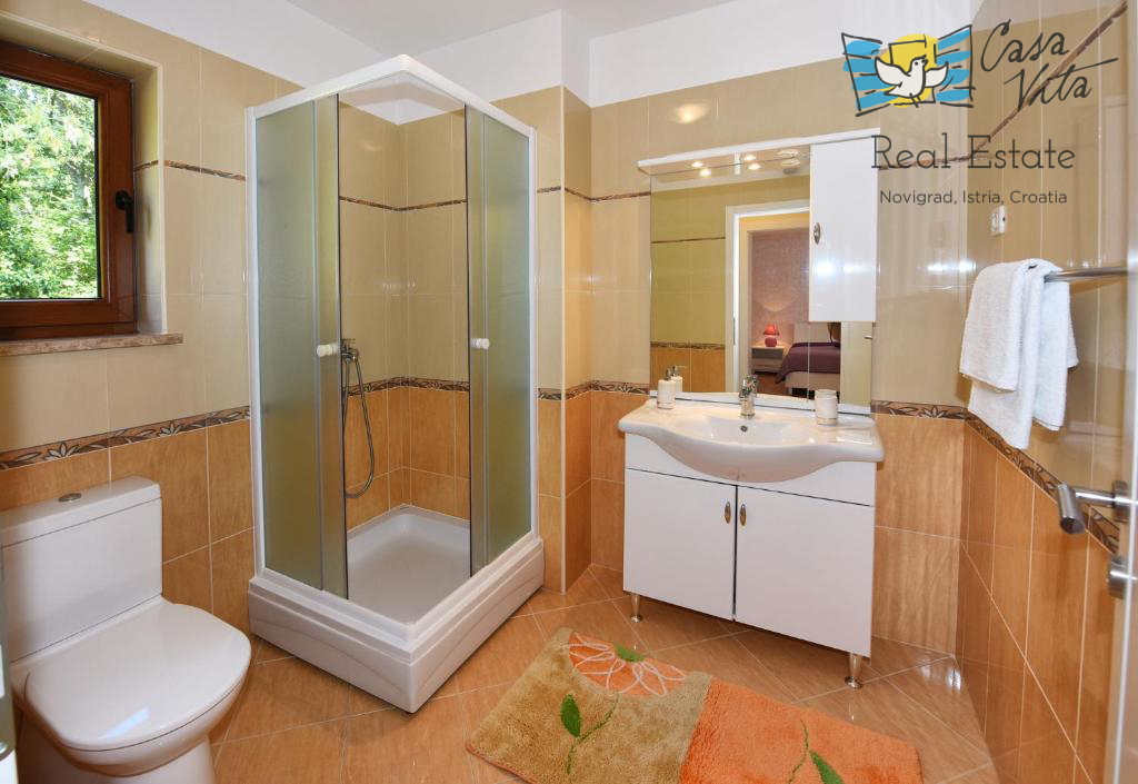 Istria, Parenzo - Casa indipendente a 12 km dal mare e dal centro di Parenzo!