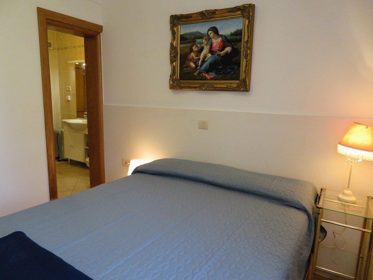 OPATIJA, MOŠĆENIČKA DRAGA - Appartamento e monolocale con ampia terrazza e 2 posti auto