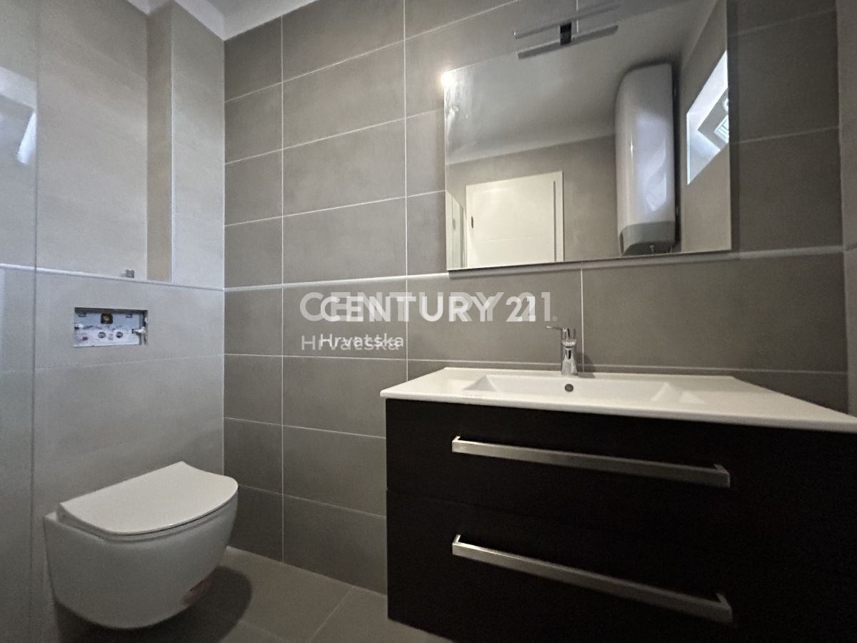 Vendita, Appartamento, 2,5 locali (2S+DB), Provincia di Istria, Umag