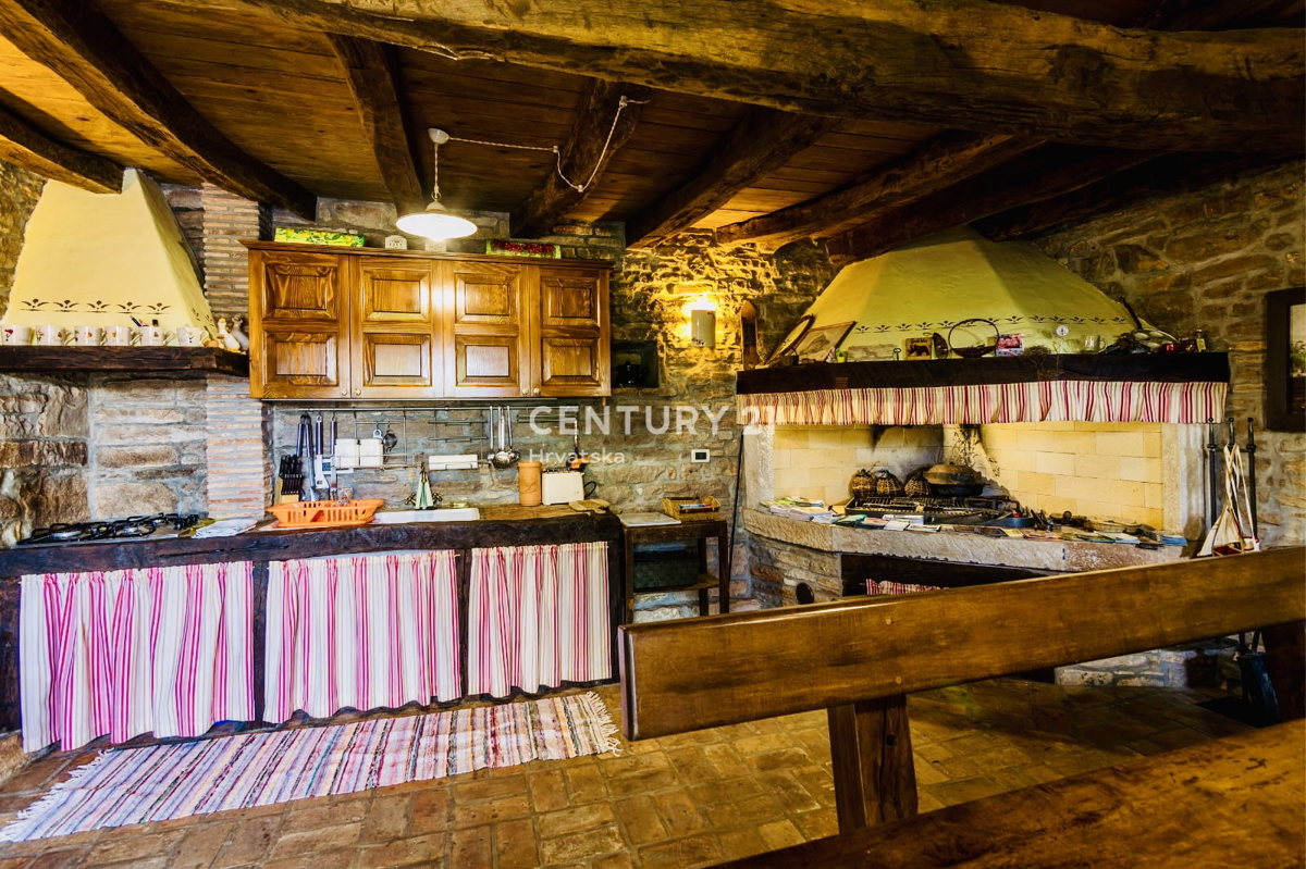 Vendita, Casa, Bifamiliare, Provincia di Istria, Oprtalj, Zrenj