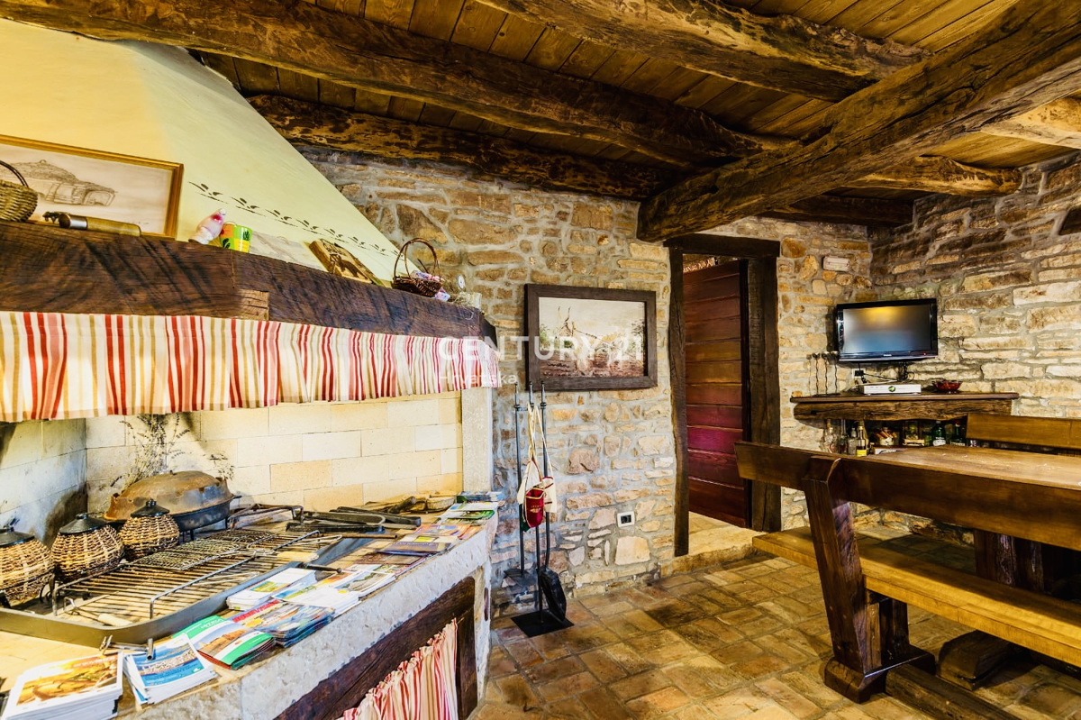 Vendita, Casa, Bifamiliare, Provincia di Istria, Oprtalj, Zrenj