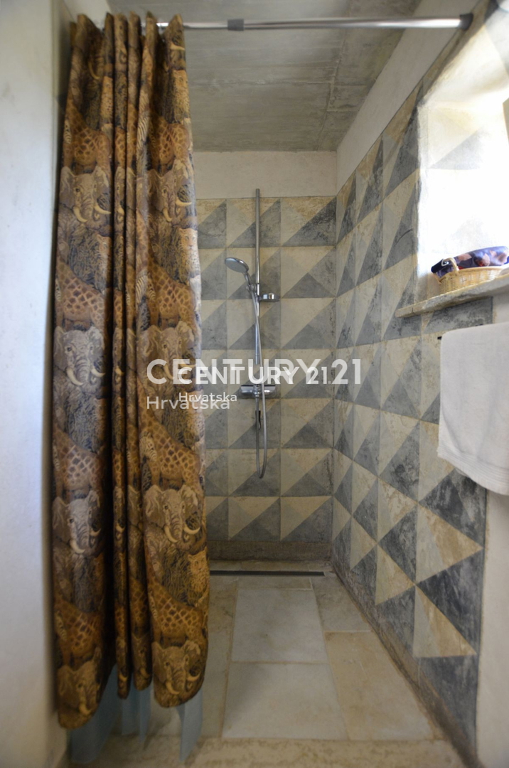 Vendita, Casa, Indipendente, Provincia di Istria, Buje, Kaštel