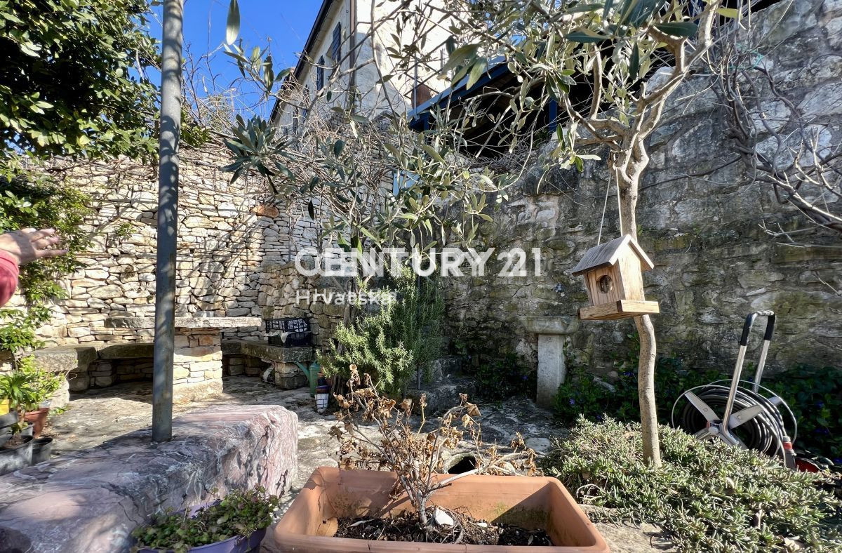 Vendita, Casa, Indipendente, Provincia di Istria, Buje, Kaštel