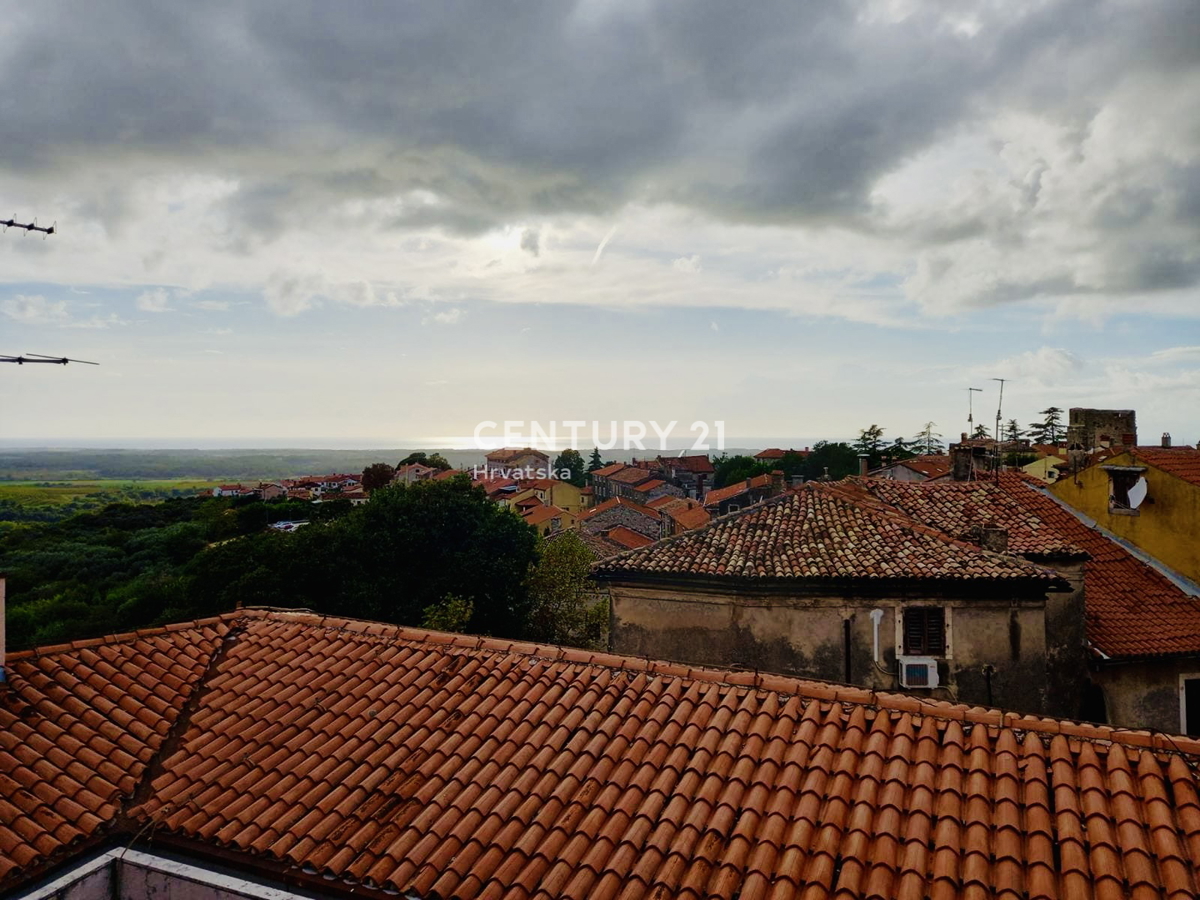 BUJE, CENTRO, APPARTAMENTO ECCELLENTE E COMPLETAMENTE RISTRUTTURATO