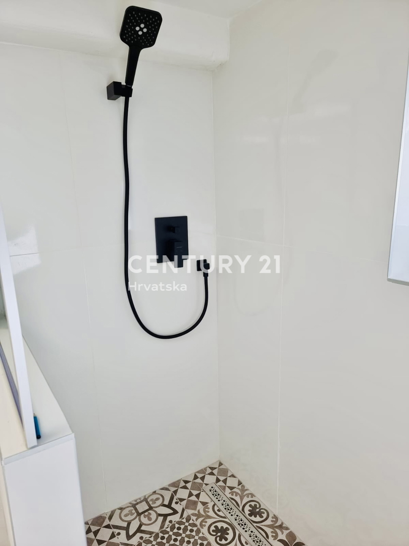 BUJE, CENTRO, APPARTAMENTO ECCELLENTE E COMPLETAMENTE RISTRUTTURATO