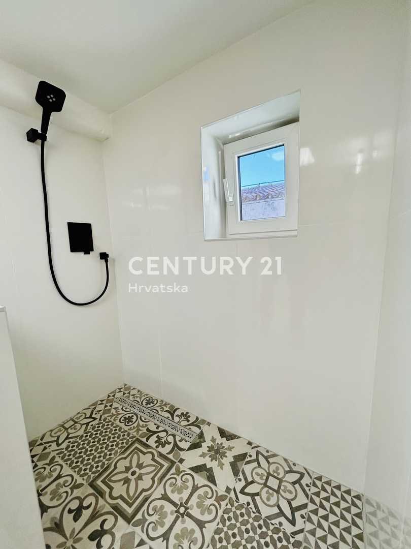 BUJE, CENTRO, APPARTAMENTO ECCELLENTE E COMPLETAMENTE RISTRUTTURATO