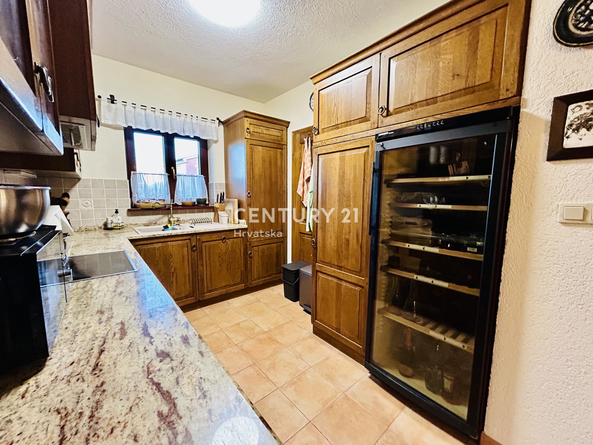 UMAG, DINTORNI, VILLA FAMILIARE A SOLI 400 METRI DALLA SPIAGGIA CON VISTA MARE