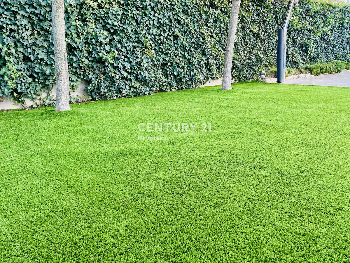 UMAG, DINTORNI, VILLA FAMILIARE A SOLI 400 METRI DALLA SPIAGGIA CON VISTA MARE