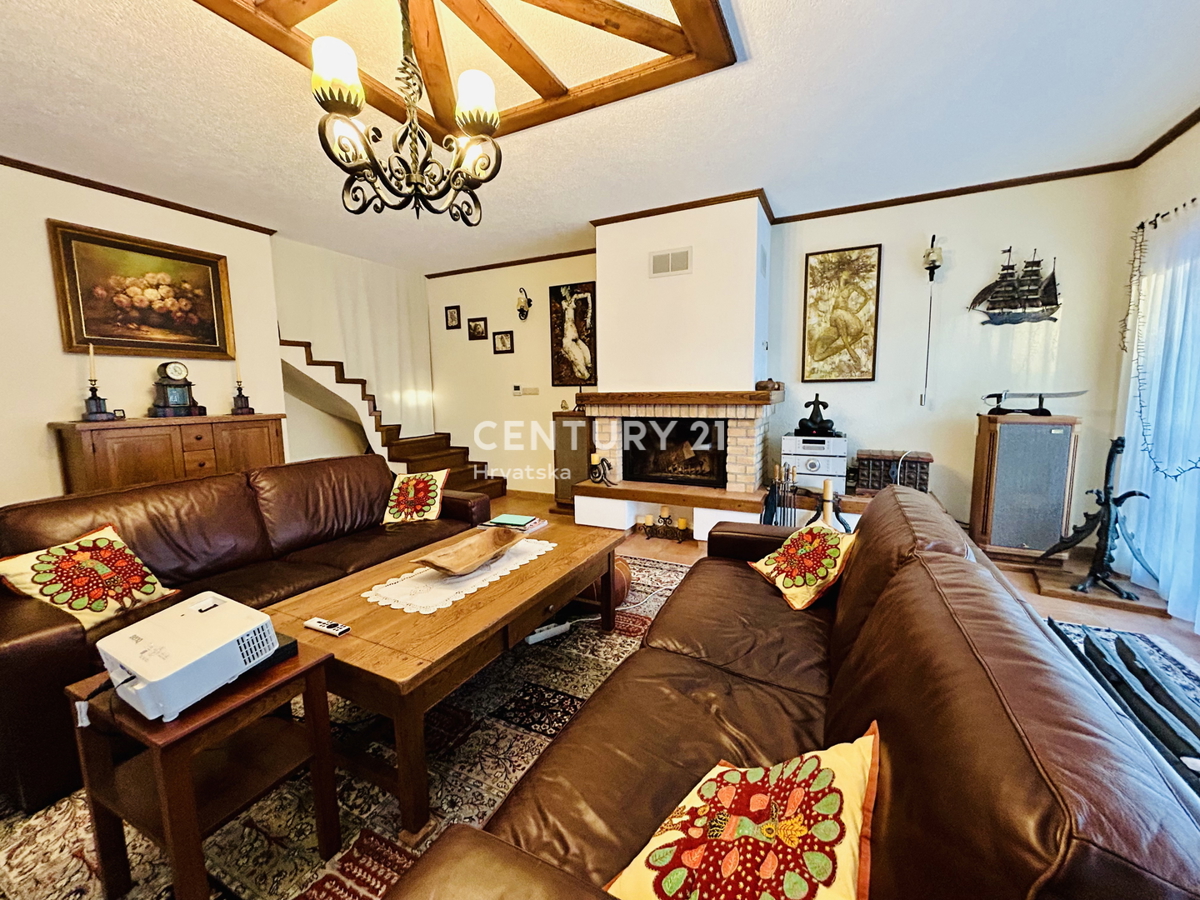 UMAG, DINTORNI, VILLA FAMILIARE A SOLI 400 METRI DALLA SPIAGGIA CON VISTA MARE