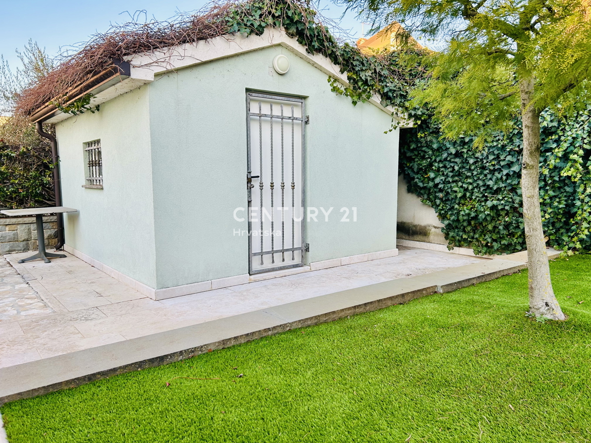 UMAG, DINTORNI, VILLA FAMILIARE A SOLI 400 METRI DALLA SPIAGGIA CON VISTA MARE