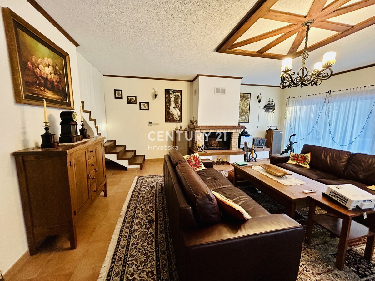 UMAG, DINTORNI, VILLA FAMILIARE A SOLI 400 METRI DALLA SPIAGGIA CON VISTA MARE