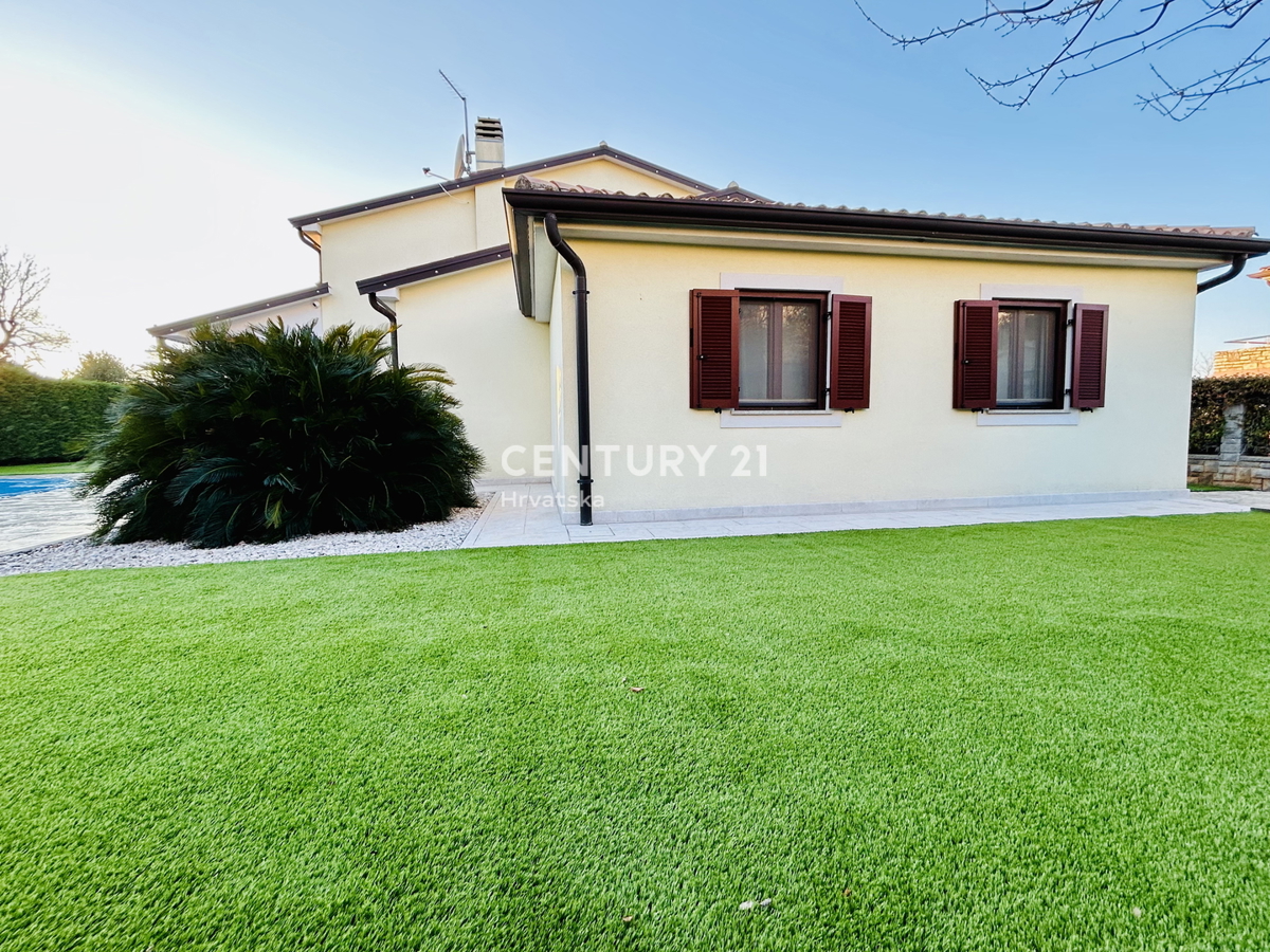 UMAG, DINTORNI, VILLA FAMILIARE A SOLI 400 METRI DALLA SPIAGGIA CON VISTA MARE