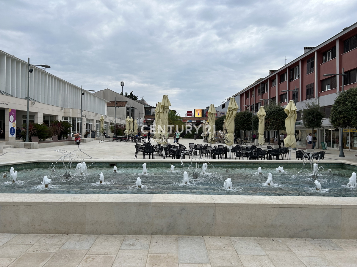 UMAG, CENTRO, LOCALE COMMERCIALE NEL CUORE DELLA CITTÀ