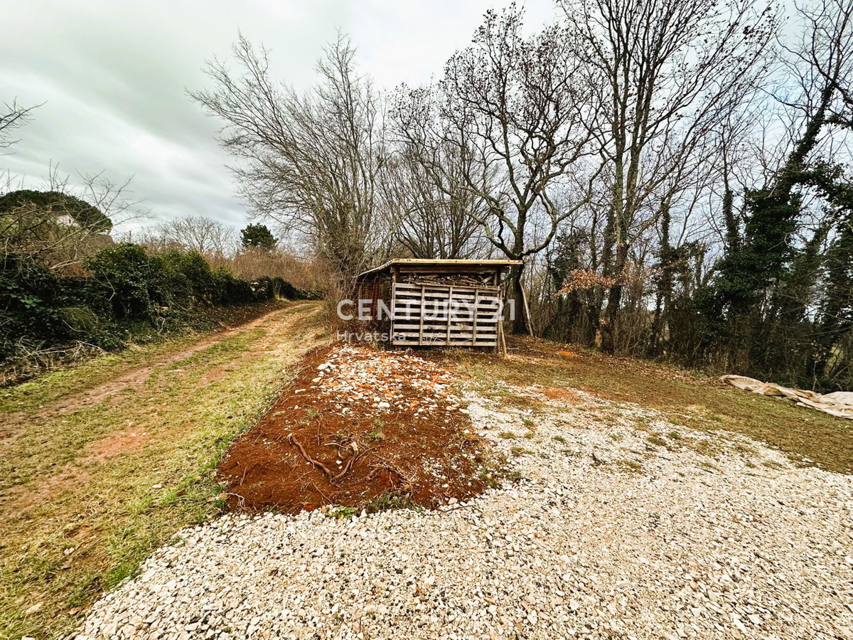VIŠNJAN, VENDITA DI TERRENO EDILIZIO E AGRICOLO