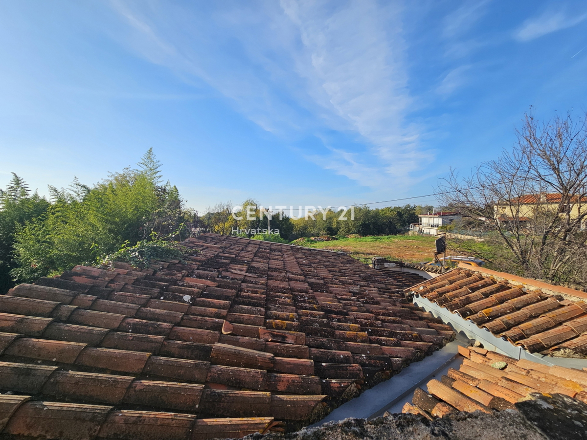 POREČ, TERRENO EDIFICABILE PER 6 APPARTAMENTI