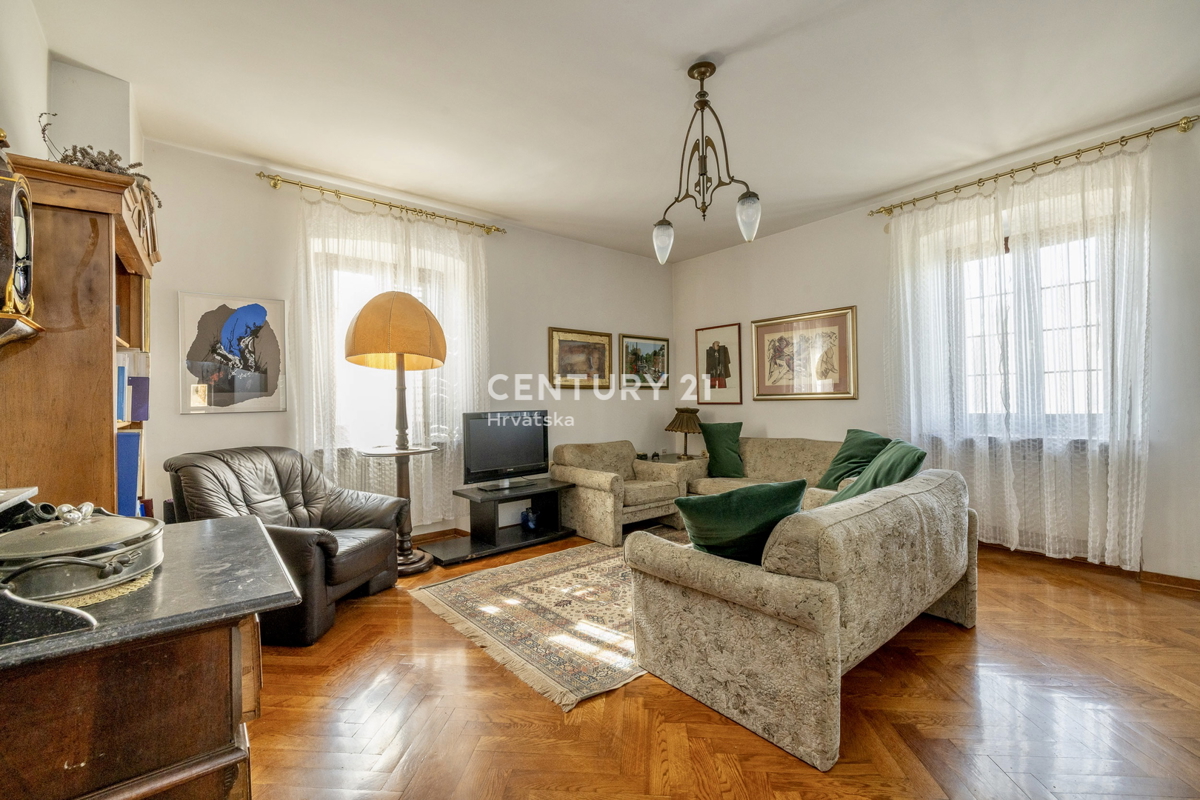 BRTONIGLA, RISTRUTTURATA CASA ISTRIANA