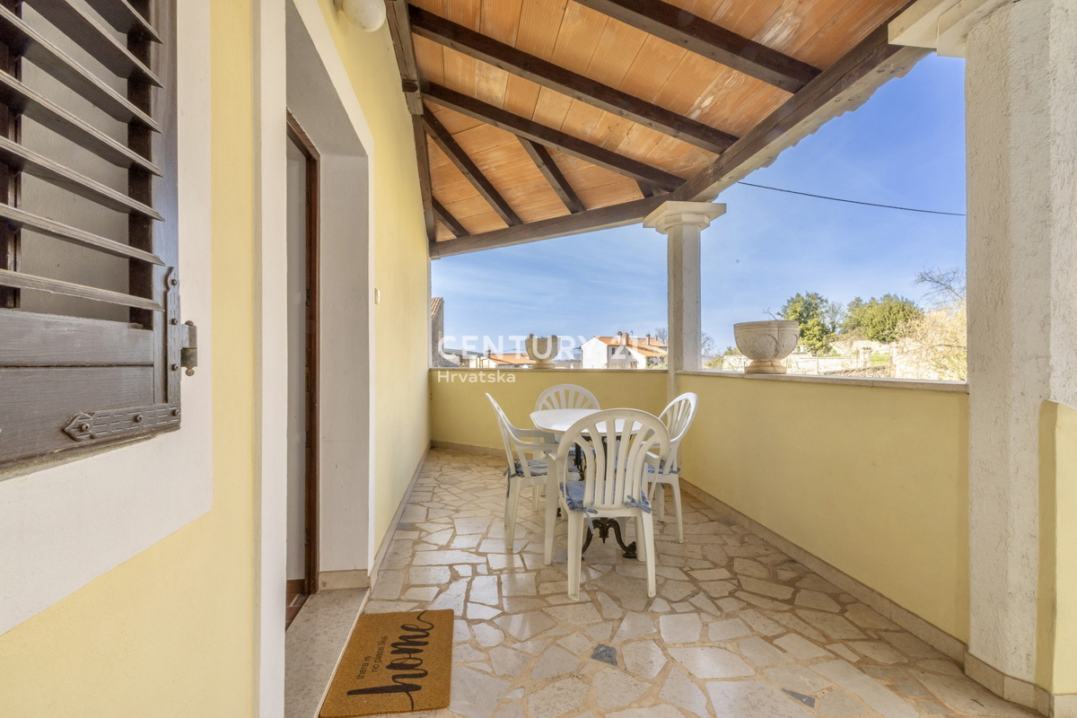 BRTONIGLA, RISTRUTTURATA CASA ISTRIANA