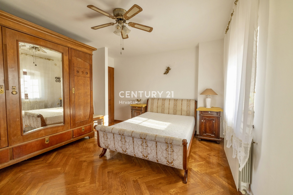 BRTONIGLA, RISTRUTTURATA CASA ISTRIANA