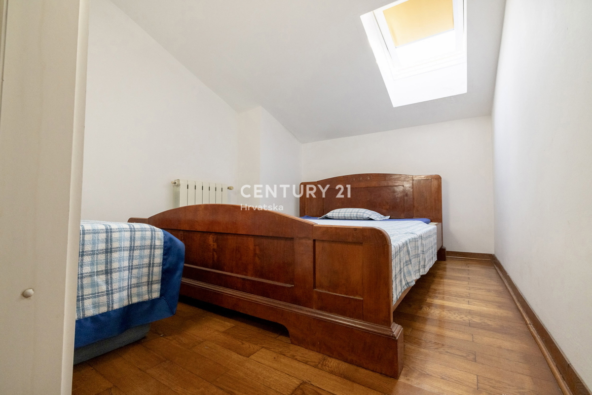 BRTONIGLA, RISTRUTTURATA CASA ISTRIANA