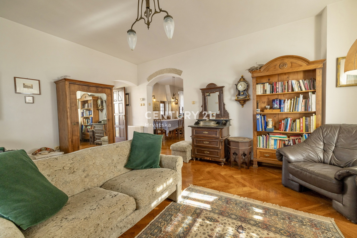 BRTONIGLA, RISTRUTTURATA CASA ISTRIANA