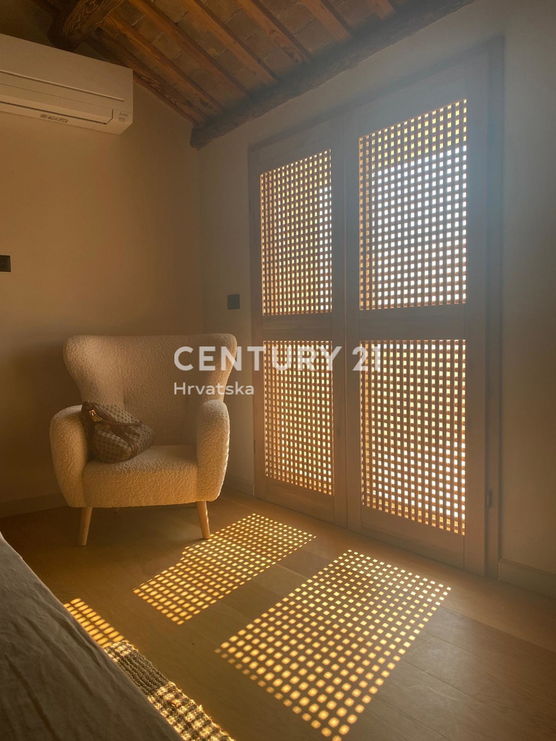 BUJE, CASA COMPLETAMENTE RISTRUTTURATA CON VISTA MARE