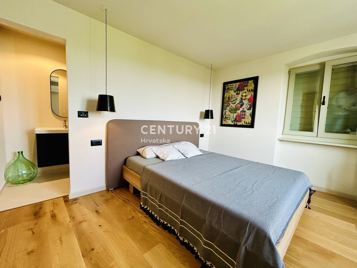 BUJE, CASA COMPLETAMENTE RISTRUTTURATA CON VISTA MARE