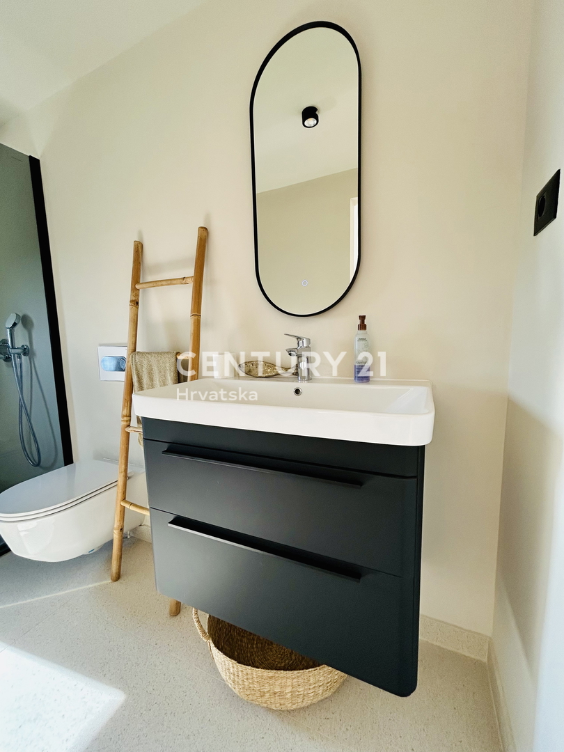 BUJE, CASA COMPLETAMENTE RISTRUTTURATA CON VISTA MARE