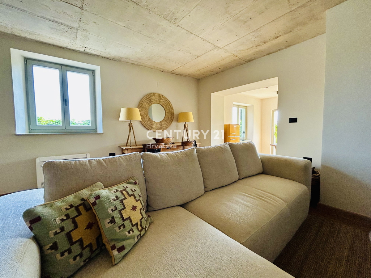 BUJE, CASA COMPLETAMENTE RISTRUTTURATA CON VISTA MARE