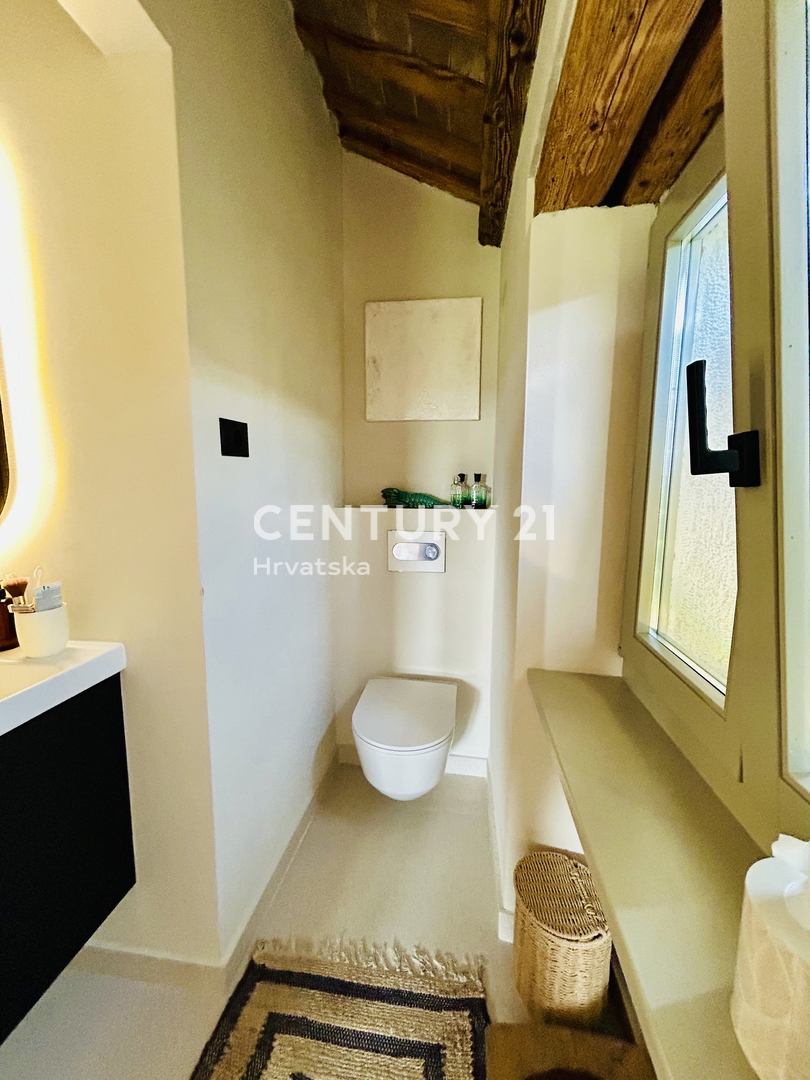 BUJE, CASA COMPLETAMENTE RISTRUTTURATA CON VISTA MARE