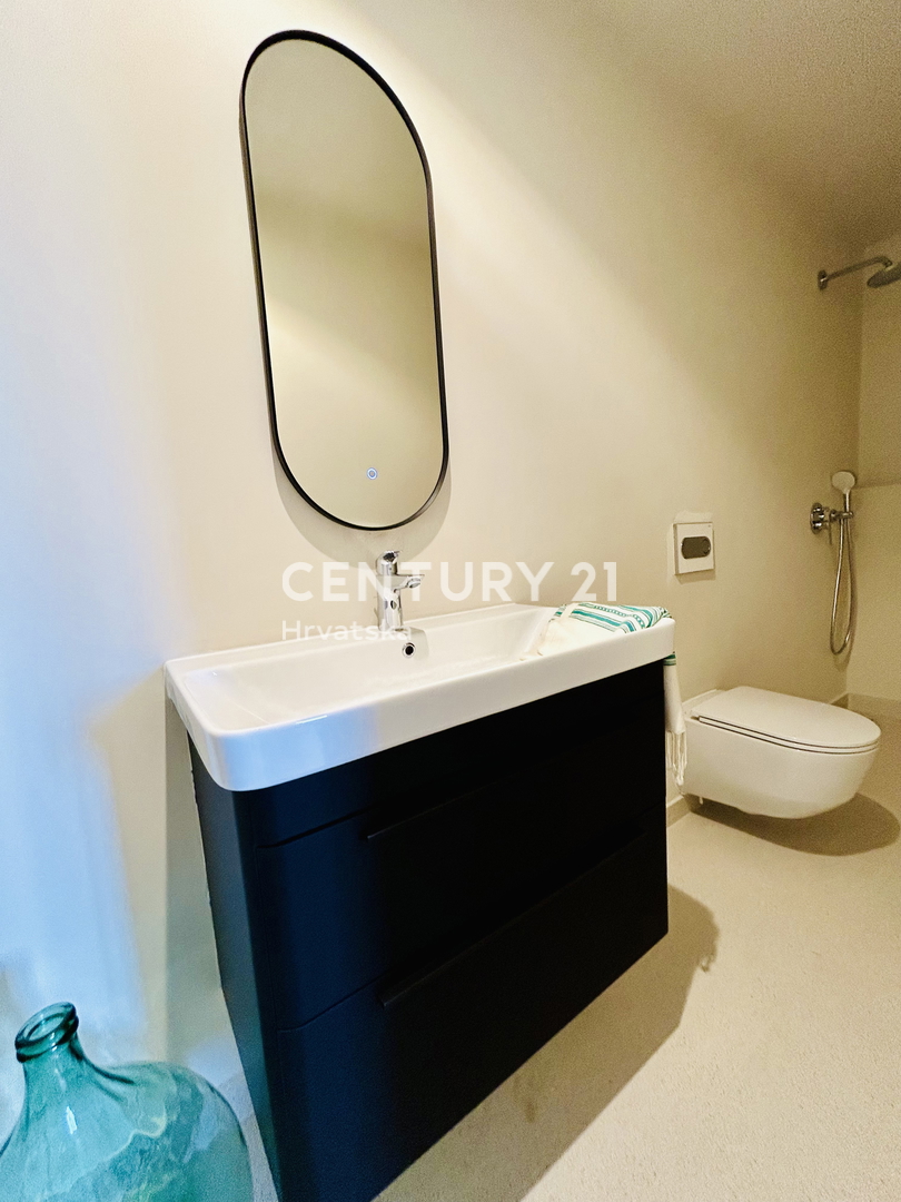 BUJE, CASA COMPLETAMENTE RISTRUTTURATA CON VISTA MARE