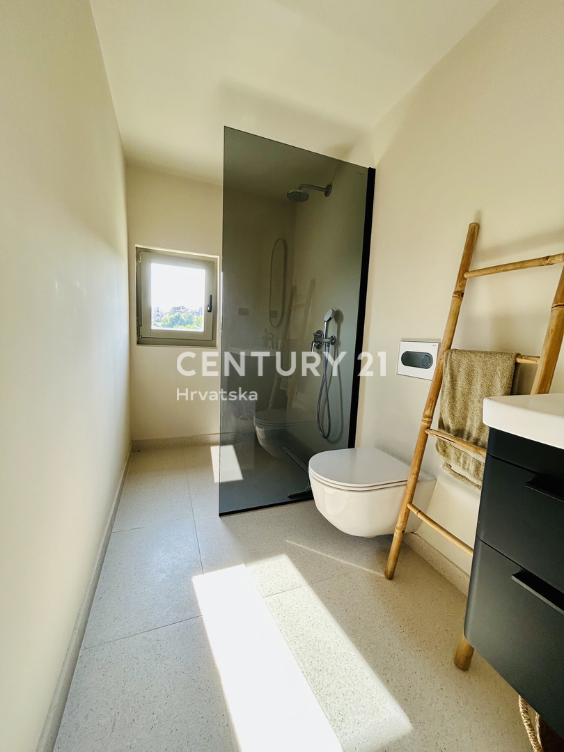 BUJE, CASA COMPLETAMENTE RISTRUTTURATA CON VISTA MARE