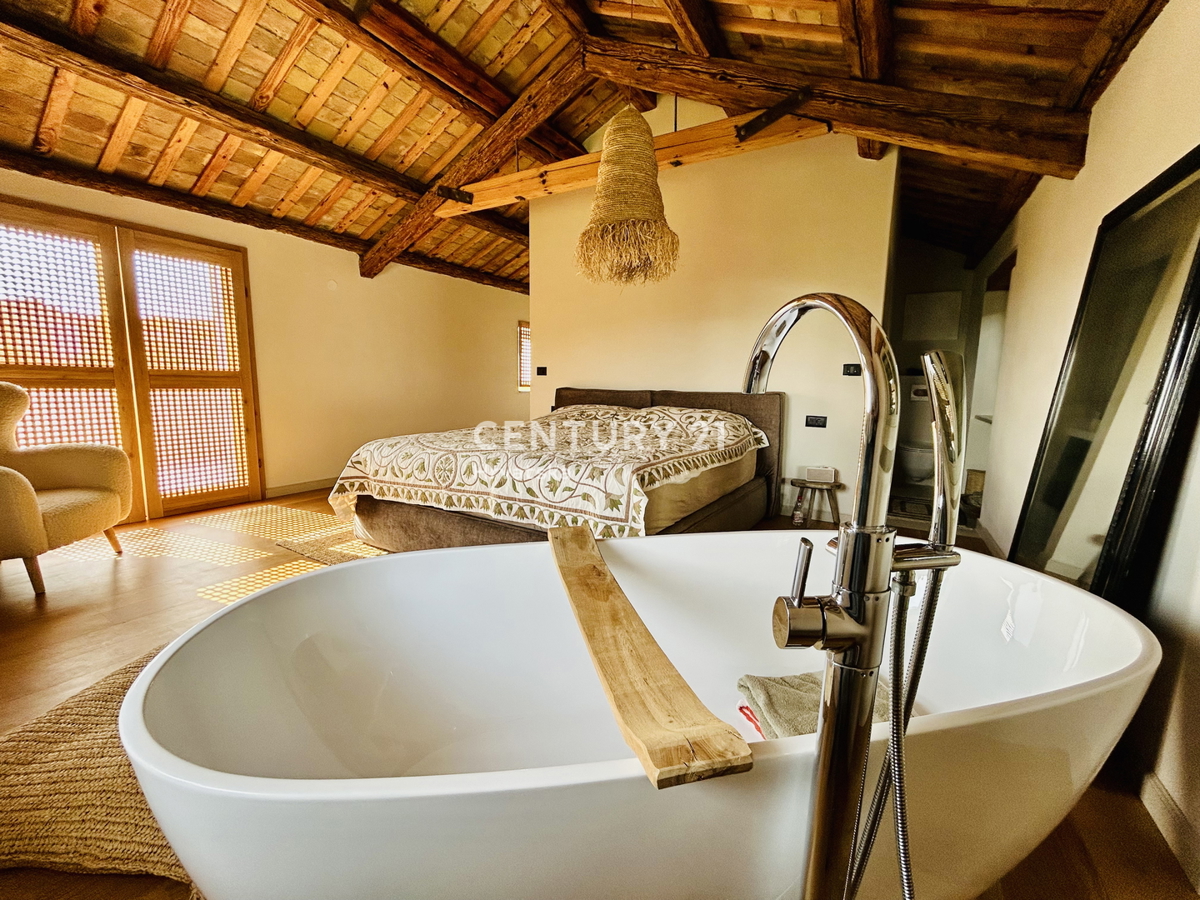 BUJE, CASA COMPLETAMENTE RISTRUTTURATA CON VISTA MARE