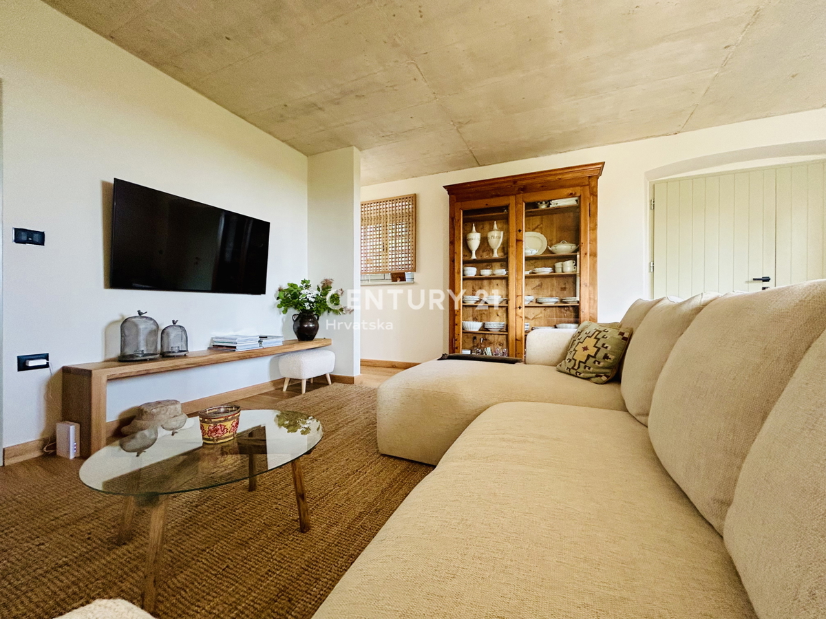 BUJE, CASA COMPLETAMENTE RISTRUTTURATA CON VISTA MARE