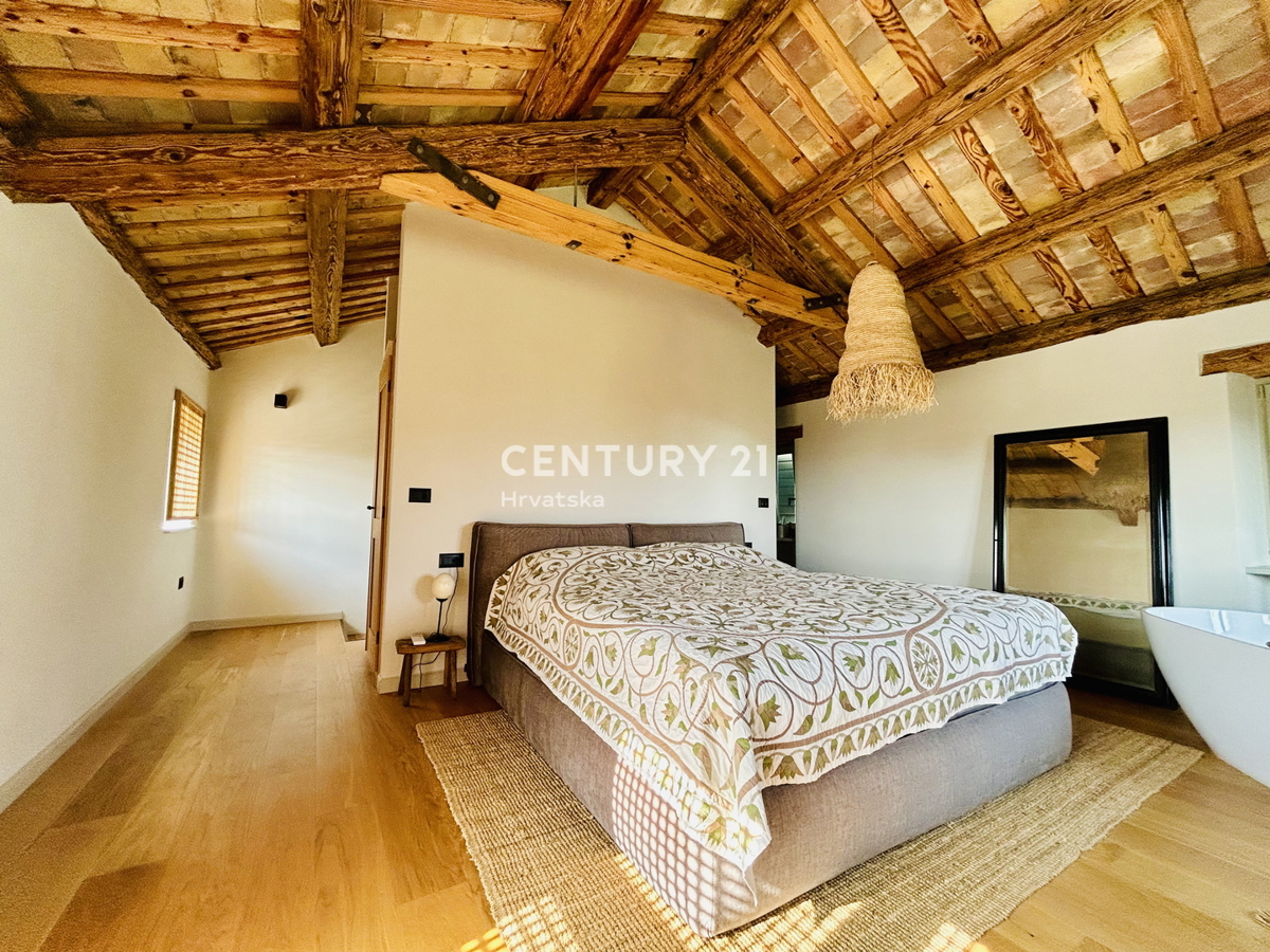 BUJE, CASA COMPLETAMENTE RISTRUTTURATA CON VISTA MARE