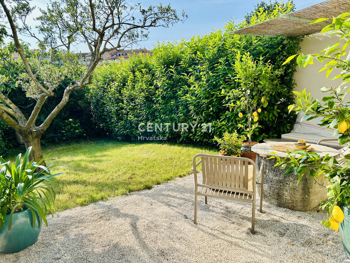 BUJE, CASA COMPLETAMENTE RISTRUTTURATA CON VISTA MARE