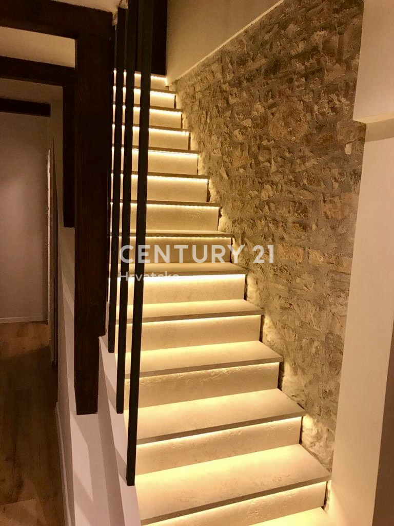 UMAGO, DINTORNI, Eccellente casa a soli 300 metri dalla spiaggia