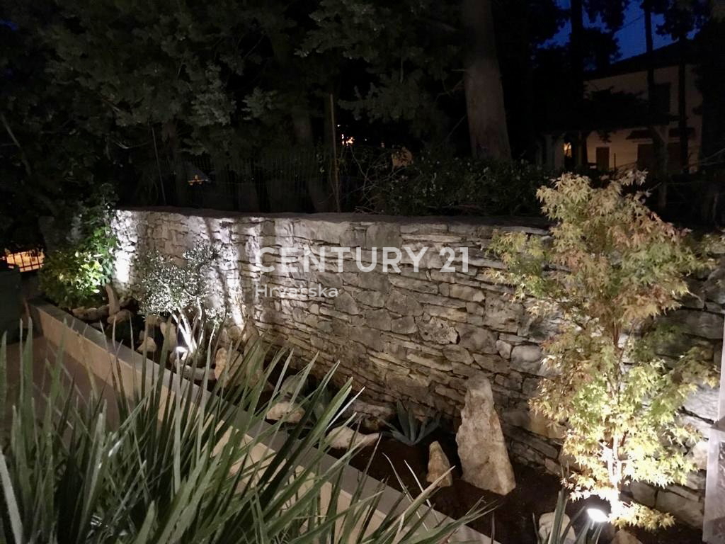 UMAGO, DINTORNI, Eccellente casa a soli 300 metri dalla spiaggia