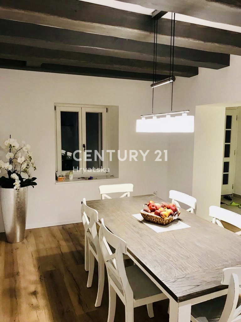 UMAGO, DINTORNI, Eccellente casa a soli 300 metri dalla spiaggia