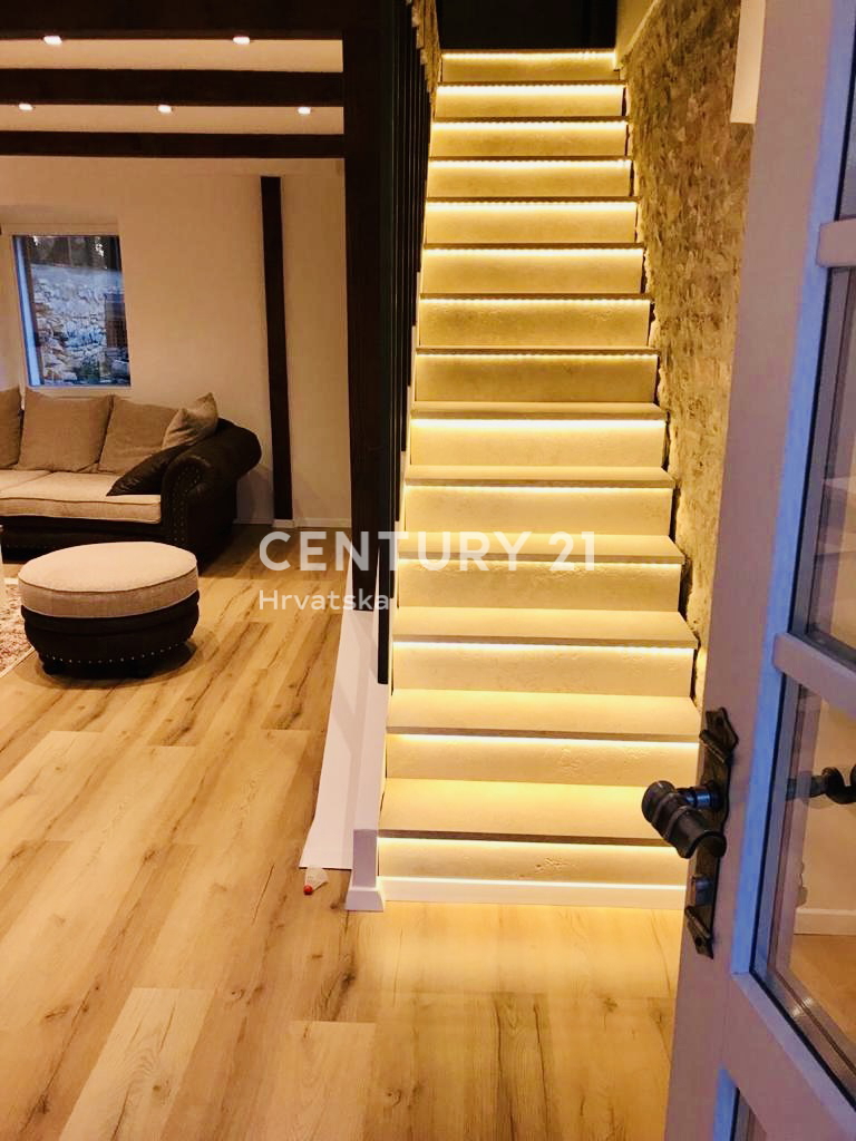 UMAGO, DINTORNI, Eccellente casa a soli 300 metri dalla spiaggia