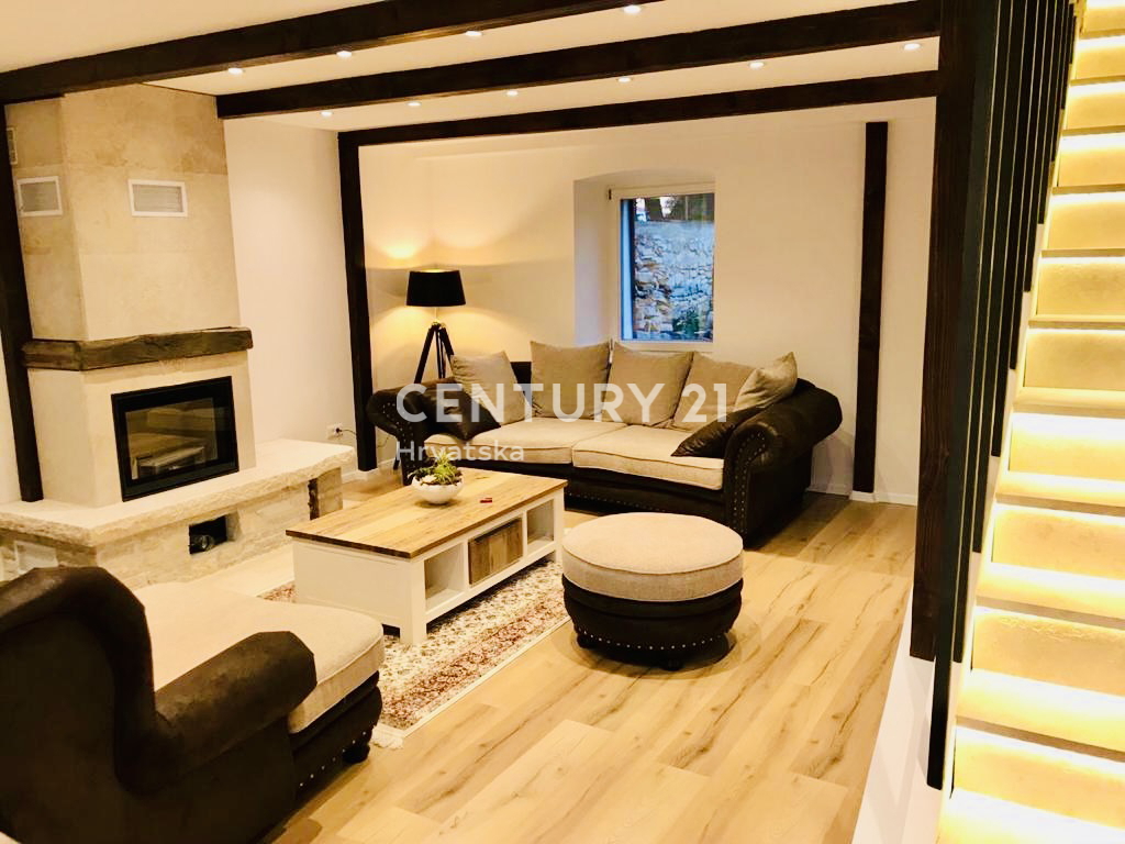 UMAGO, DINTORNI, Eccellente casa a soli 300 metri dalla spiaggia