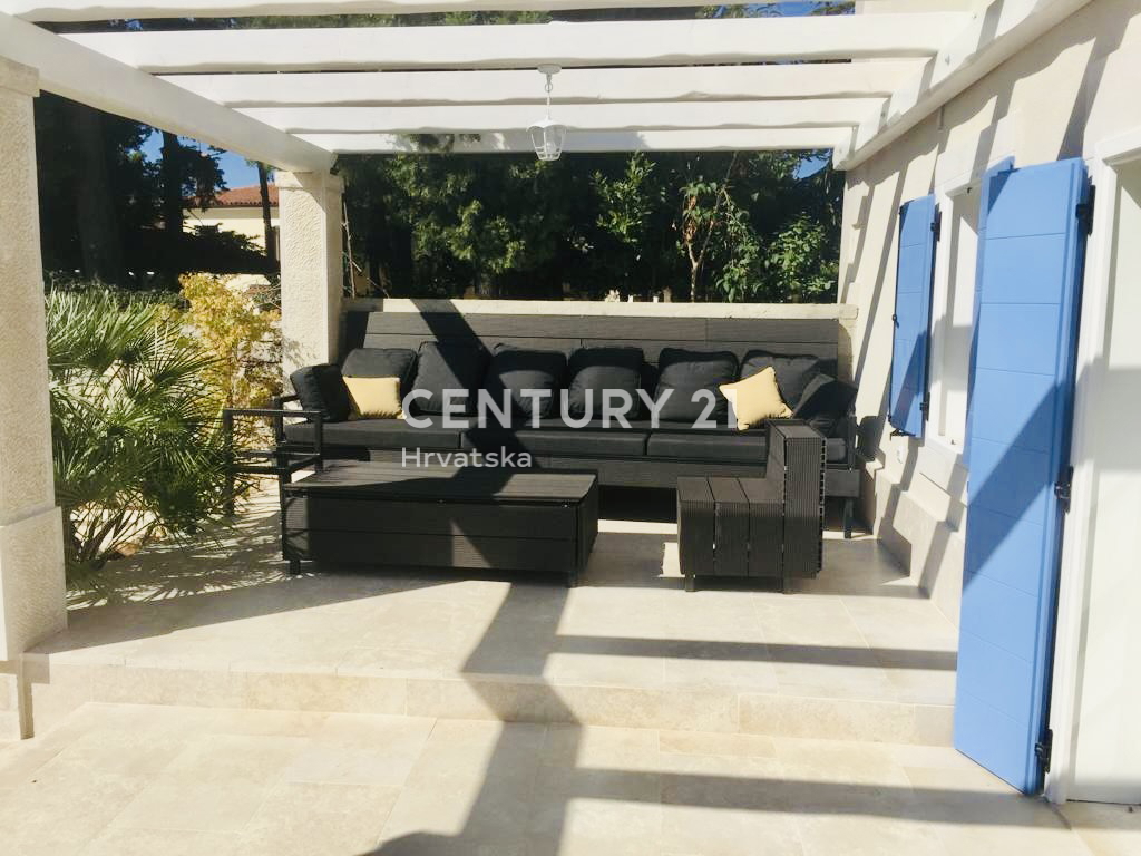 UMAGO, DINTORNI, Eccellente casa a soli 300 metri dalla spiaggia