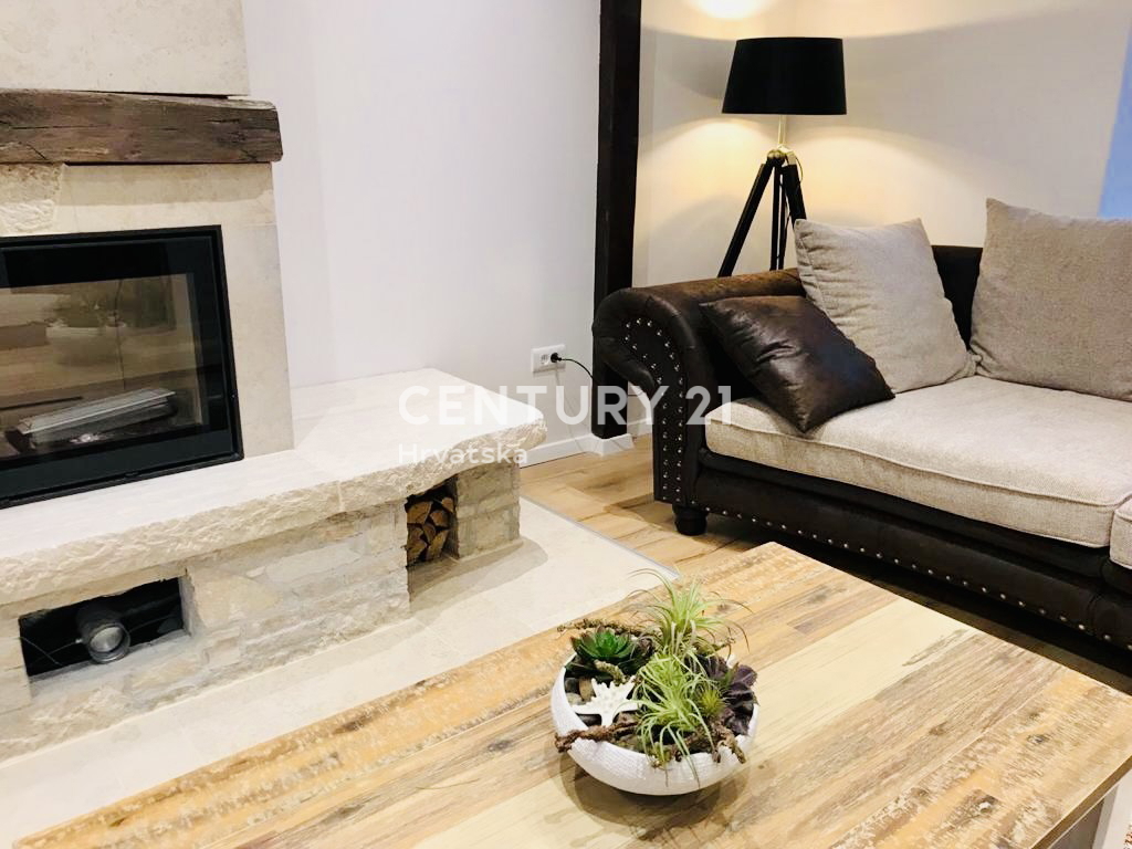 UMAGO, DINTORNI, Eccellente casa a soli 300 metri dalla spiaggia