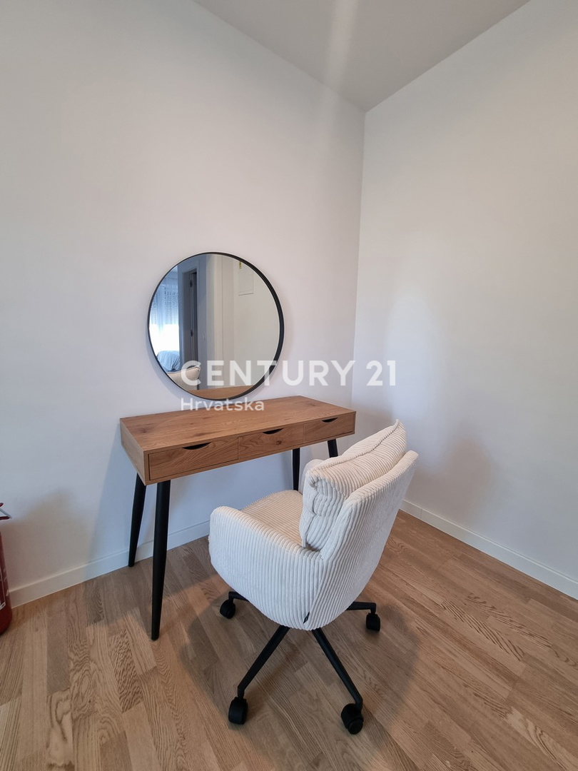 TAR VABRIGA, NUOVA COSTRUZIONE, APPARTAMENTO SU DUE LIVELLI AL PIANO TERRA E PRIMO PIANO CON PISCINA