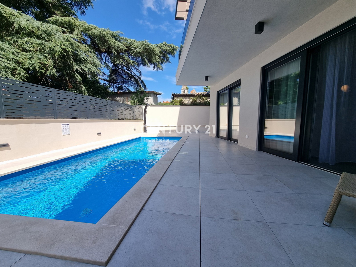 TAR VABRIGA, NUOVA COSTRUZIONE, APPARTAMENTO SU DUE LIVELLI AL PIANO TERRA E PRIMO PIANO CON PISCINA