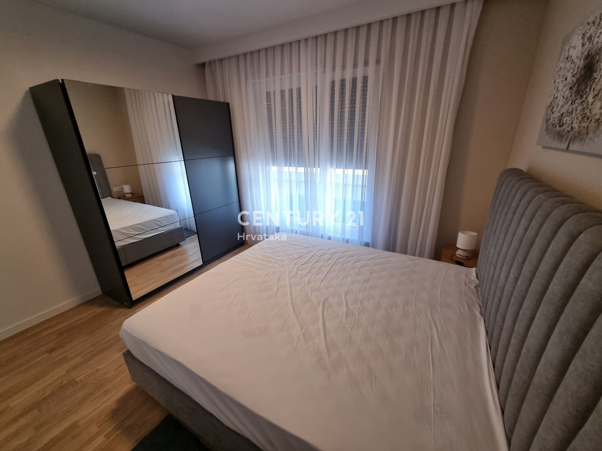 TAR VABRIGA, NUOVA COSTRUZIONE, APPARTAMENTO SU DUE LIVELLI AL PIANO TERRA E PRIMO PIANO CON PISCINA