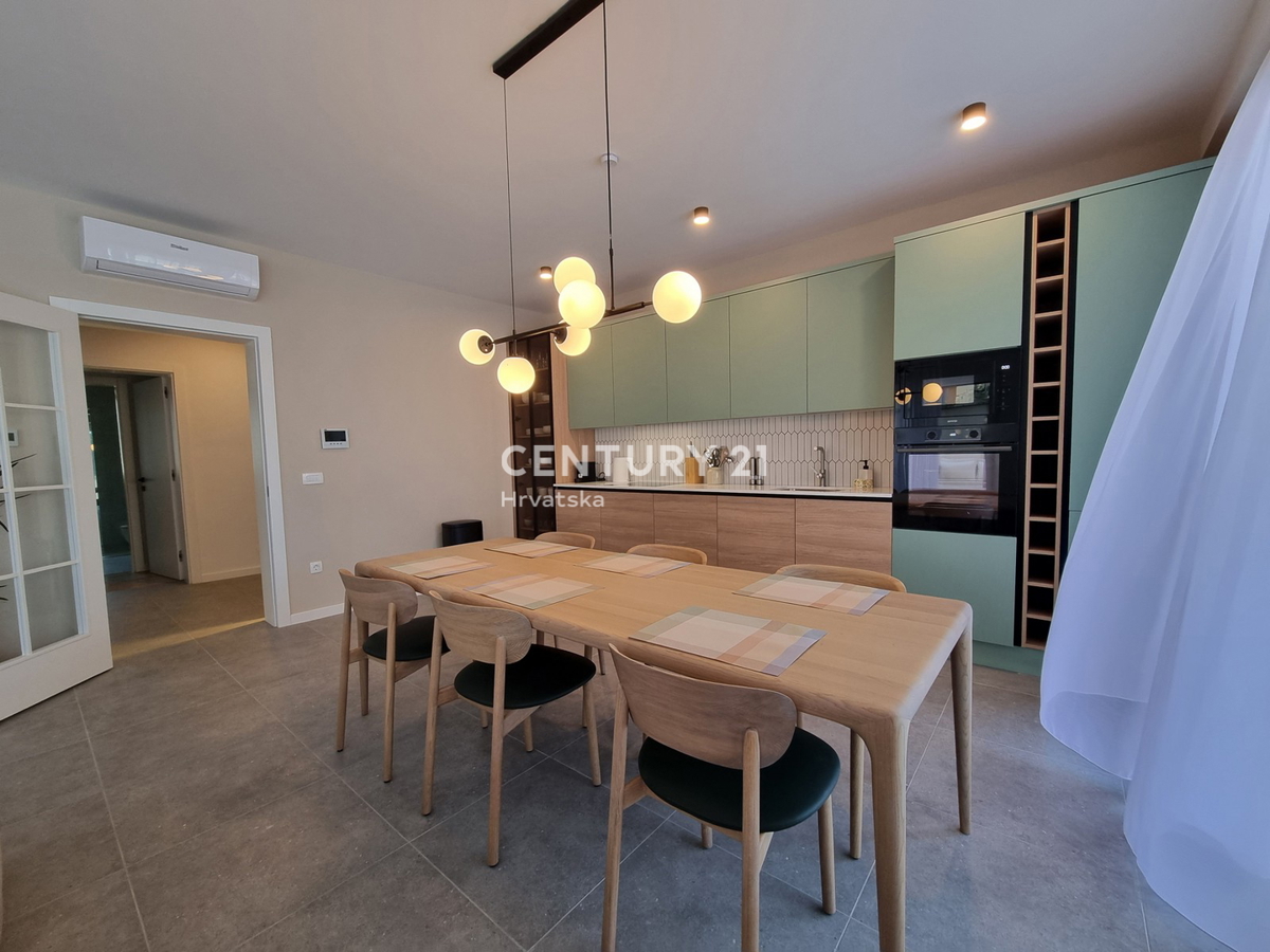 TAR VABRIGA, NUOVA COSTRUZIONE, APPARTAMENTO SU DUE LIVELLI AL PIANO TERRA E PRIMO PIANO CON PISCINA